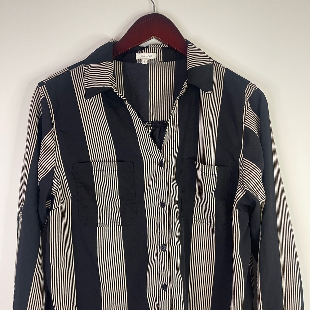 Maurices‎ Black and White Striped Button-Down Shirt - Picture 4 of 9